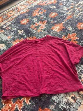 lululemon athletica Short-Sleeve Crinkle Tee in Raspberry